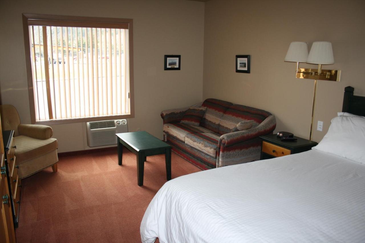 Waterton Lakes Lodge Resort Exterior photo